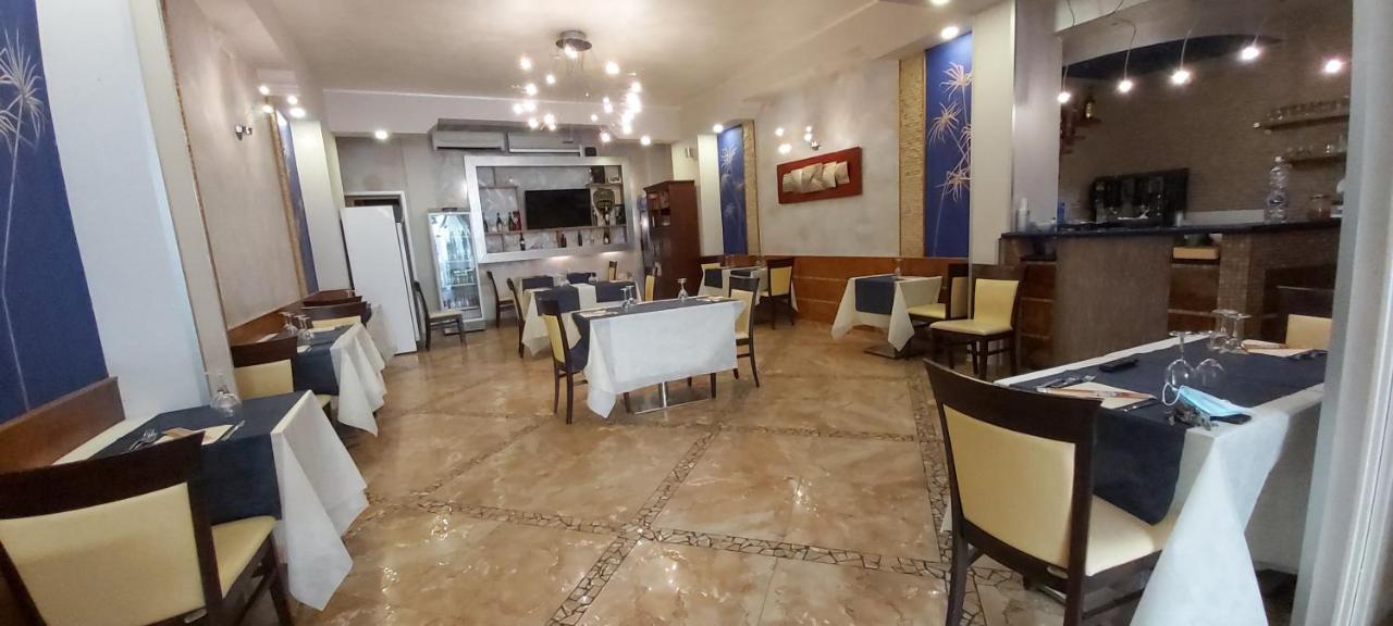 Albergo Piazza Risorgimento Porto Cesareo Exteriér fotografie