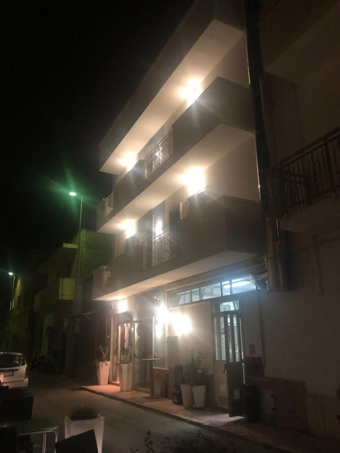 Albergo Piazza Risorgimento Porto Cesareo Exteriér fotografie